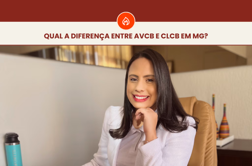 AVCB e CLCB em MG: Entenda Qual Documento Sua Empresa Precisa 4 Consultora da BioFortte sorrindo em destaque em ambiente corporativo. No topo: Qual a diferença entre AVCB e CLCB em MG?