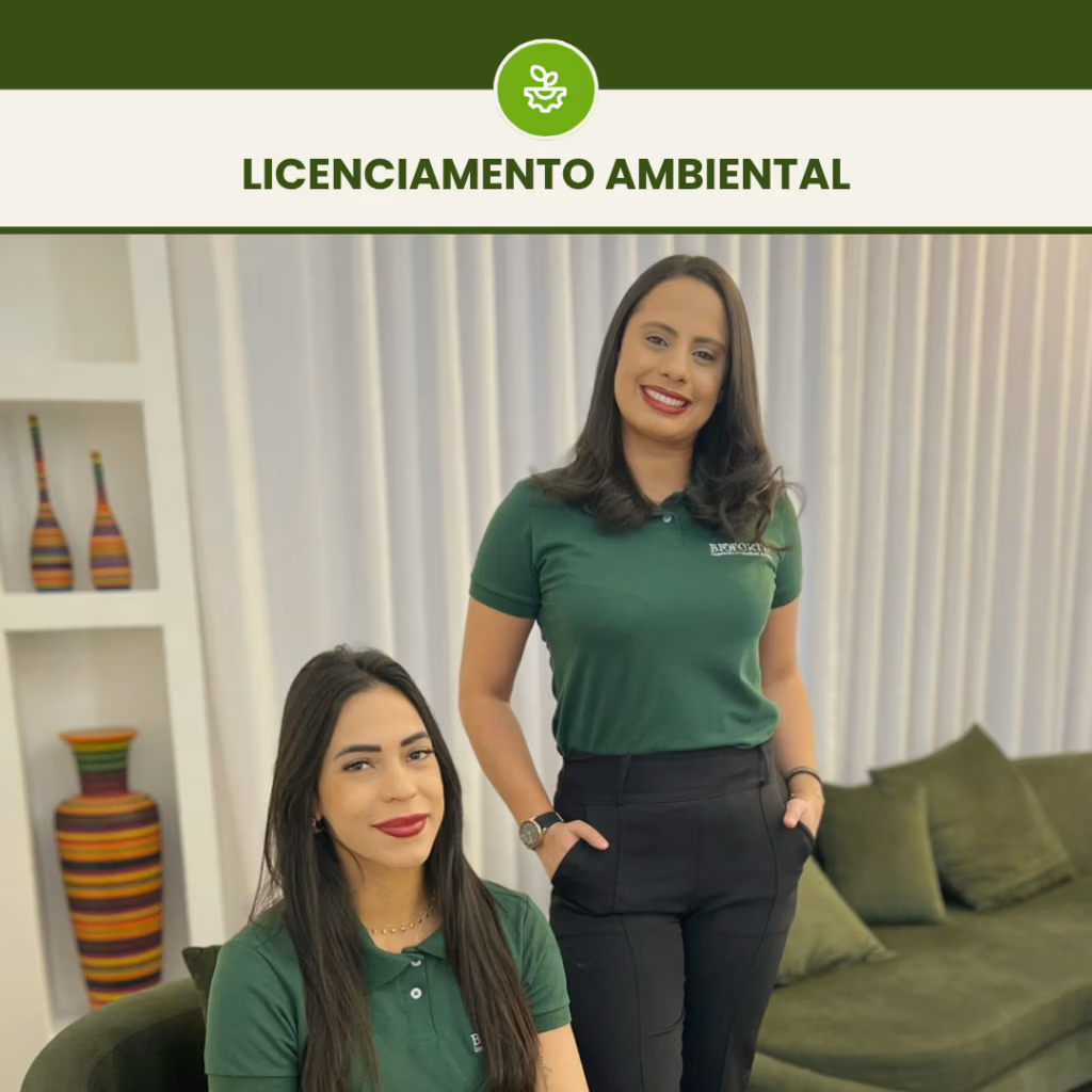 Licenciamento Ambiental em Betim | Regularização de Marmoraria com Dois CNPJs 7 Consultoras da Biofortte em ambiente corporativo, uma sentada e outra em pé, usando uniformes da empresa. No topo: Licenciamento ambiental.