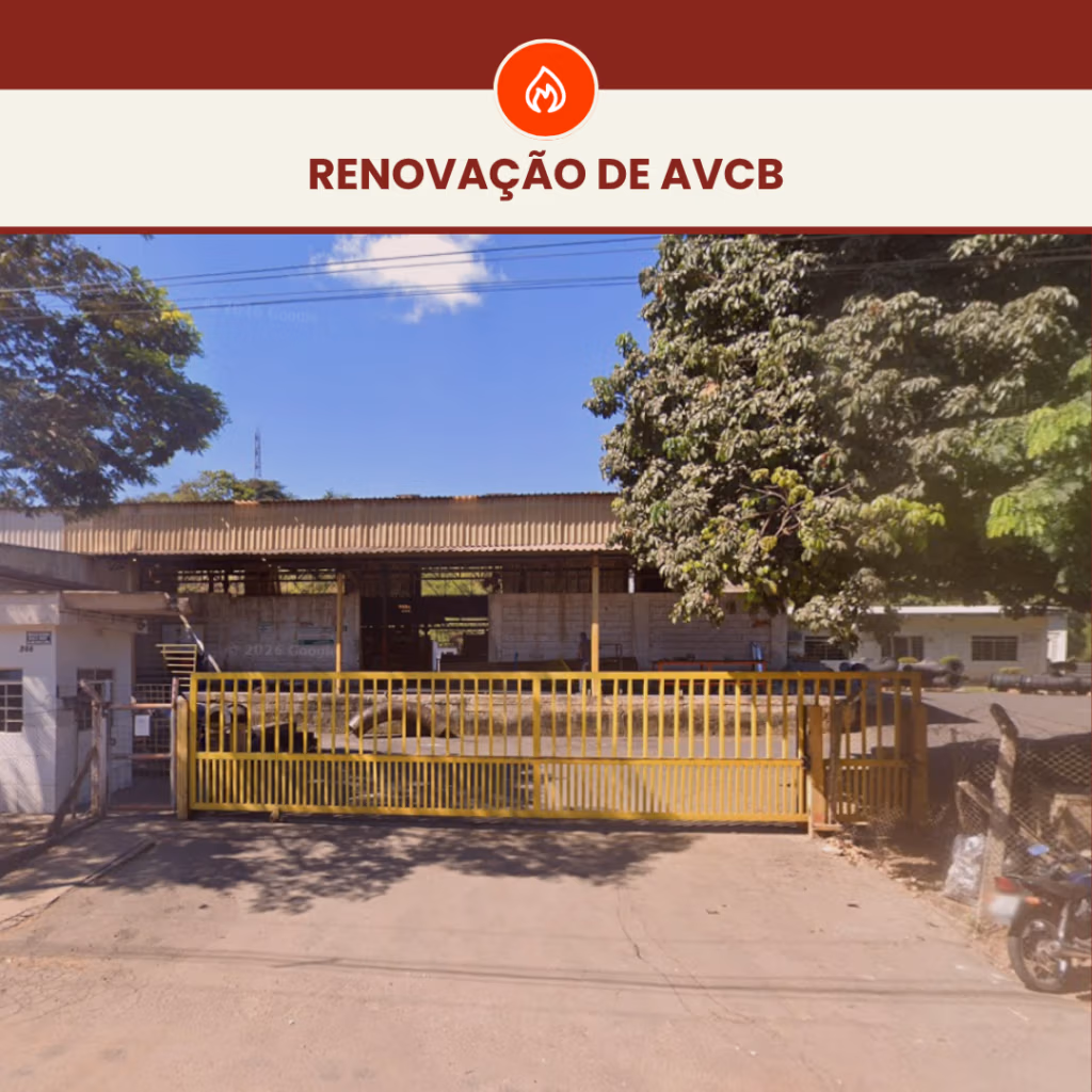 Renovação de AVCB em Sabará 6 Galpão e portão amarelo de empresa do segmento de indústria e comércio de borracha. No cabeçalho: Renovação de ACVB.